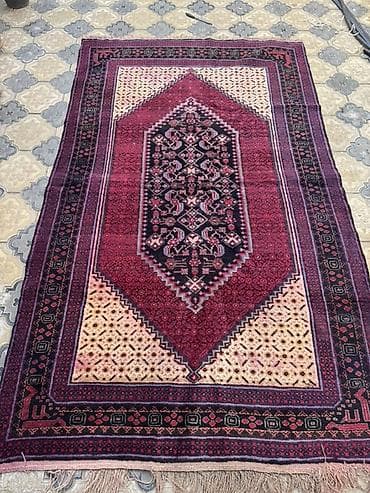 Xalça – əl işi, klassik Şərq naxışlı - Ölçü: təxmini orta ölçülü