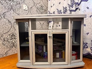 ikiqat yataq: İşlənmiş, Düz TV altlığı, Polkalı, Şüşəli — 1