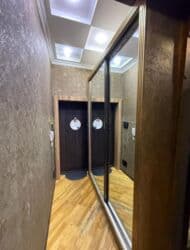 Комбинезоны: Шкаф в прихожей — 1