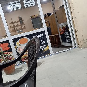 Otel, kafe, restoranlar: Donerxanaya xanim afsiyant teleb olunr yani en cox kisiler olur mass — 1