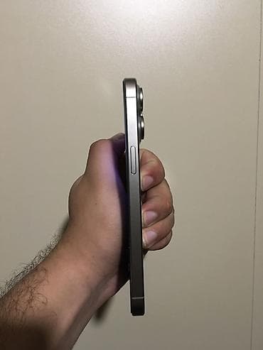 philips xenium 9@9d: IPhone 15 Pro Max, 256 GB, Natural Titanium, Face ID — 4