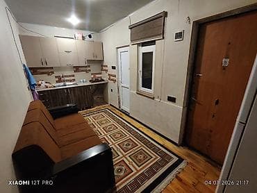 Yalnız tələbə xanımlar üçün. Ev Sabunçu qəsəbəsi, Natəvan küçəsi 20 A — 1