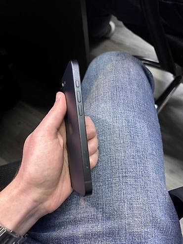 mini smartfonlar: IPhone 12 mini, Qara, Simsiz şarj — 4