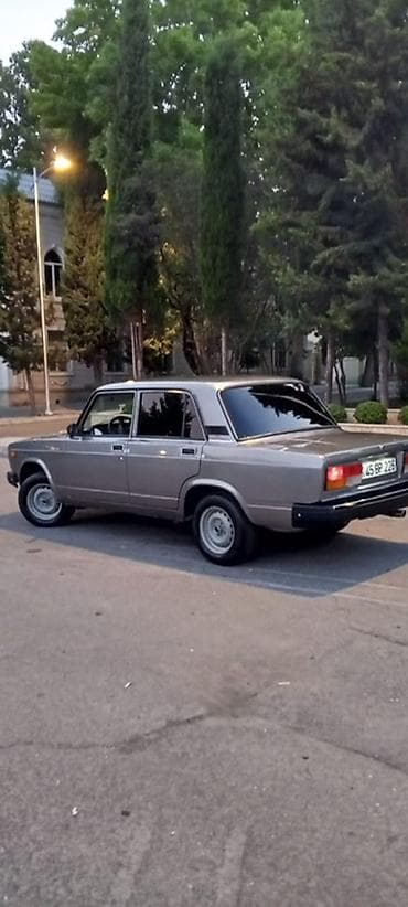 satılık araba: VAZ 2107 sedan 2006 cı il buraxılış — 5 pilləli sürət qutusu mator 03 — 8