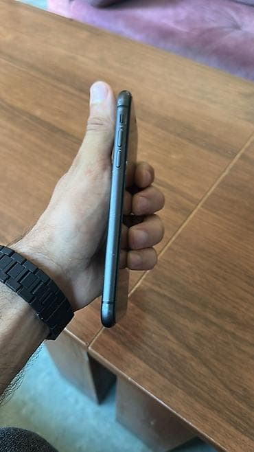 i̇phone 5: IPhone 11, Qara, Simsiz şarj — 4