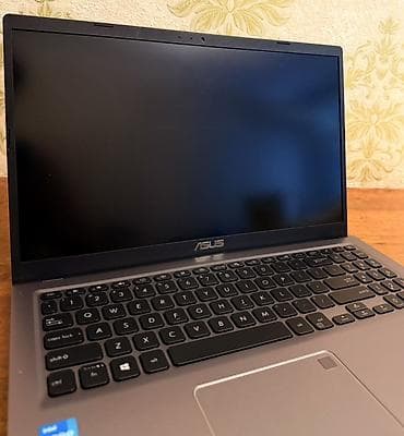 ASUS F515E noutbuku Xüsusiyyətlər: - Model: ASUS F515E (etiketdə