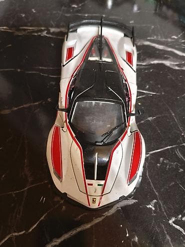 hello kitty oyuncaq: Model avtomobil – Ferrari FXX K (miqyaslı oyuncaq/kolleksiya modeli) — 2