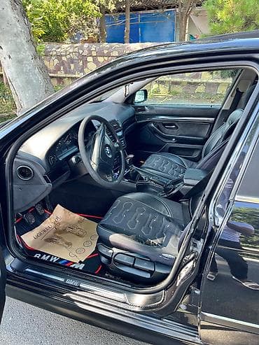 opel omega b: BMW 5 series: 2 l | 2000 il Sedan — 5