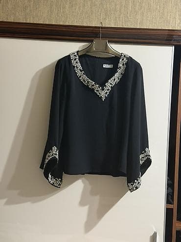 Svitşotlar: Qadın bluzası – qara rəng, bəzəkli - Model: geniş kəsimli, uzunqol — 2