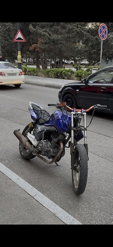 matis: Motosiklet – yol/street üslubunda, mavi rəngdə gövdə və qara — 3