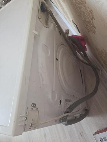 Hotpoint-Ariston önyükləməli paltaryuyan masin xarabdir - Yükleme — 3