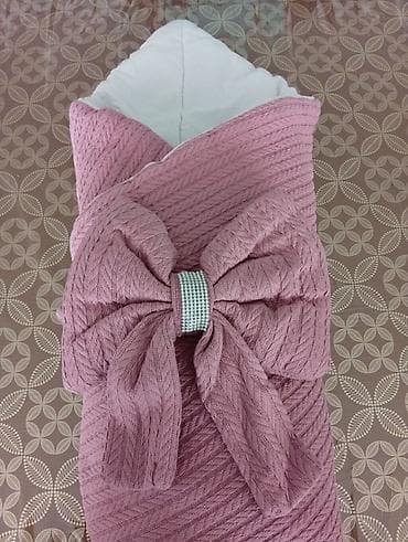 Uşaq bələyəni – pambıq astarlı, yumşaq toxumalı, toz-çəhrayı rəngdə -