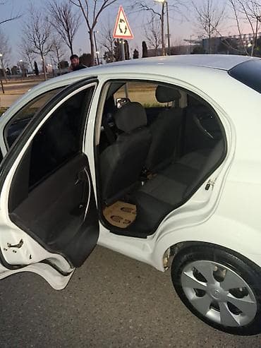 Aksesuarlar və tüninq: - Ön/Arxa işıqlar: klassik halogen faralar, duman işığı yuvaları olan — 6