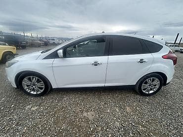 w202 qapi uzluyu: Ford Focus hatchback - Kuzov: 5 qapılı hatchback, ağ rəng - Nömrə — 5