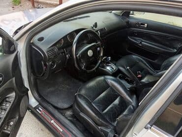 Volkswagen Passat: 1.8 l | 2003 il Sedan