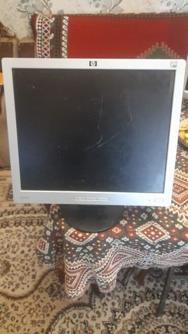 işlənmiş monitorlar: HP LCD monitor - Kamera üçün iş görəndir - Model: HP L1750 (17 düym — 1