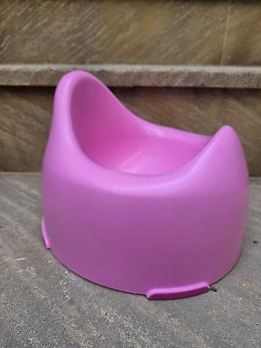 set mebel: Uşaq üçün qorşok (potty) seti

ikea ve mothercare — 2