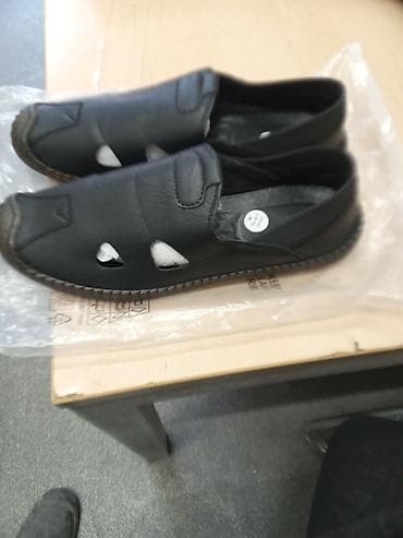Ayaqqabılar: Qara dəri slip-on kişi ayaqqabısı - Kəsik havalandırma panelləri ilə — 3