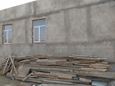 ucuz taxta: Müxtəlif ölçülü taxta materialları tikinti və ya təmir işlərində — 1