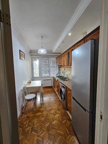 kv ev: Mənzil kirayə verilir. Nərimanov metro stansiyasına piyada 5 dəqiqəlik — 3