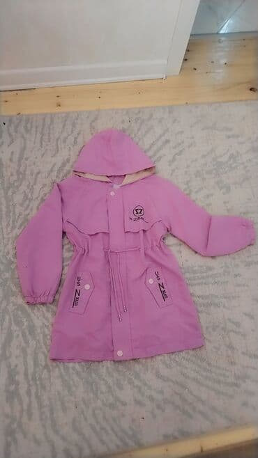 Uşaq üçün qız yağmurluğu – kapüşonlu, uzun model - Rənglər: açıq