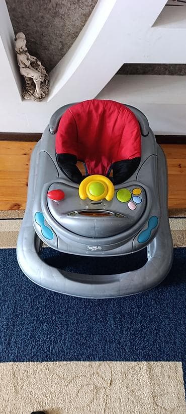 Tibbi avadanlıq: Uşaq gəzdirəni (yorğa) - Rəng: boz gövdə, qırmızı/qaralı yumşaq — 2