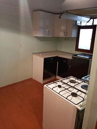 kira: Kirayə mənzil – 2 otaqlı Plan: - Geniş qonaq otağı (divar kağızı — 2