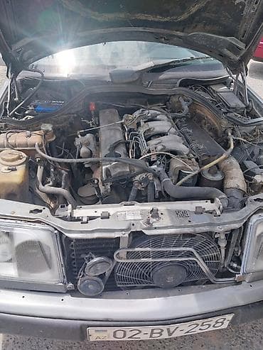 бу запчасти на мерседес w211: Mercedes-Benz 190E (W201) sedan - Kuzov: 4 qapılı sedan, boz rəng - — 6