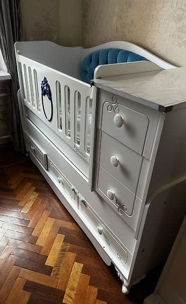 Beşiklər: Oğlan və qız üçün, Dördbucaq, Beşik, Dəstsiz, Matras ilə, Yellənmə mexanizmsiz — 4