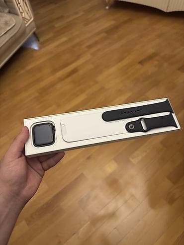 Apple Watch SE 44 mm – Qara modeli saat satılır İdeal veziyyetde