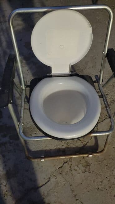 Daşınan tualet kreslosu (komod kreslo) - Metal boru karkası – möhkəm
