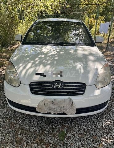e motor: Hyundai Accent: 1.4 l | Sedan — 1