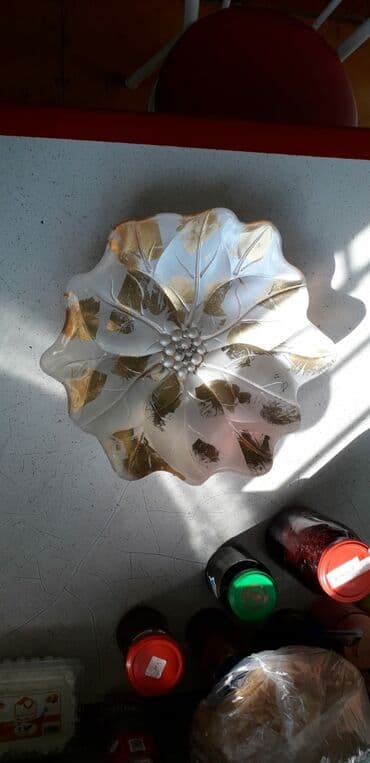 set qabları: Hədi̇yyəli̇k meyvə qabi. 
Təzədi̇r i̇şlənməyi̇b.
Karopkasi da var — 4