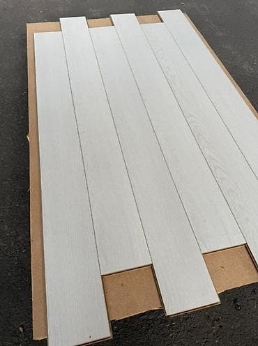 Açıq boz rəngli, ağac teksturalı MDF/laminat panellər - Ölçü: hər