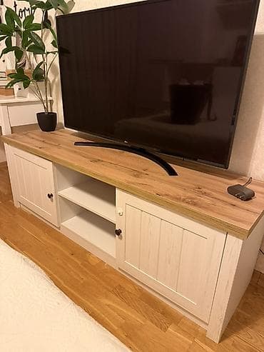 Düz TV altlığı, Polkalı, Laminat — 1
