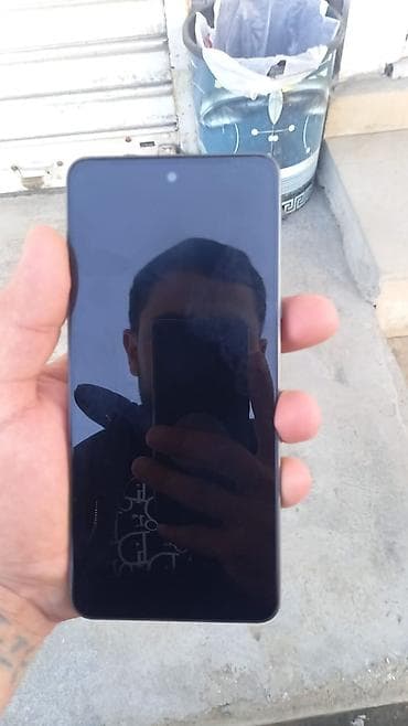 samavar boyuk: Oppo 256 GB, rəng - Qara, Sensor — 2