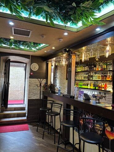 столовая в аренду: İçəri şəhər📍 Tam təmirli Restoran icarəyə verilir Ümumi 150 kv sahəsi — 5