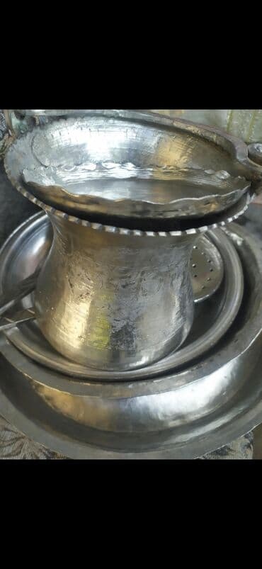 qızıl onluq qiyməti: Mis qazanlar, çömçə, satıl və s. satılır. Gehizlik üçün 25 il qabaq — 2