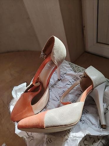 hamam papagi: B&Y Shoes qadın tuflisi - Model: incə burunlu, T-kəmərli, açıq — 2