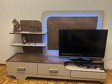 led isiglar: Düz TV altlığı, Polkalı, Laminat — 1