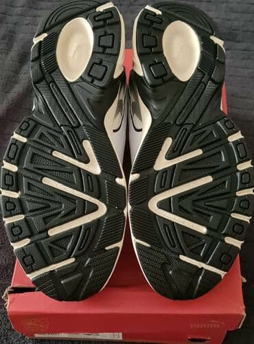 ayaqqab: Puma Milenio Tech ağgümüşüqırmızı rənglərin qarışığıdır — 6