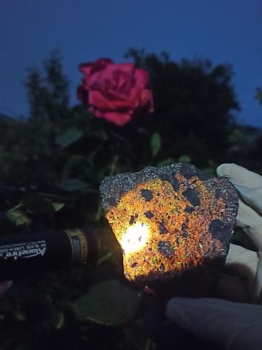 UV Floresan Nadir Kolleksiya Mineral 💎 Satılır Həm Brilyant qədər — 2