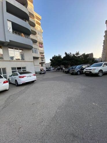 qarayev obyekt: Əhmədlidə ukraina meydanı tərəfdə yerləşən ümumi sahəsi 250 kv,m olan — 6