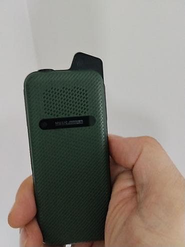 SQ7600s düyməli mobil telefon - Rəng: tünd yaşıl, teksturalı arxa