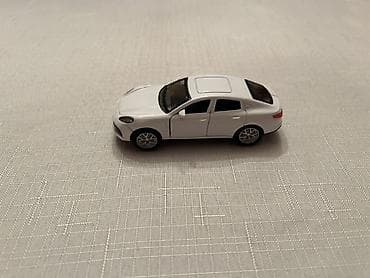 leqo oyuncaqlari: Ağ rəngli metal oyuncaq sedan maket avtomobil - Korpus: die-cast — 3