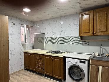 Mənzillər: Maklersiz. Komunal daxil 250 azn. Metroya cemi 3 deqiqe mesafede — 1