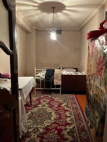 birmərtəbəli evlər per page 40: Salam. Ev öz adımadır sənədlər qaydasındadır 3 otaqdır. 2 otaq 1 qonaq — 6