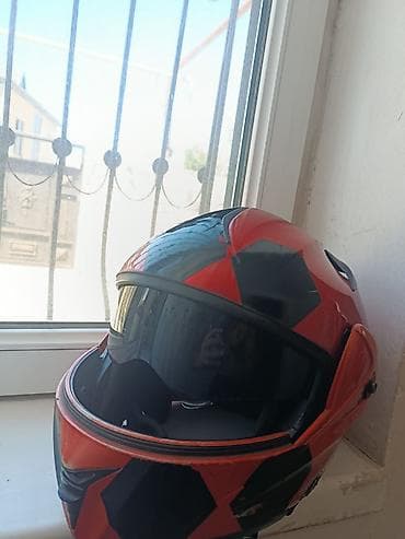 Salam qirmizi motor kaskidi berk maddedendi elanda gorduyuvuz kimi
