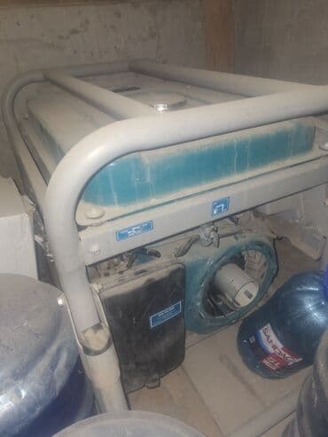 Digər tikinti materialları: Benzinlə işləyən portativ generator - Güclü benzin mühərriki - Üst — 1