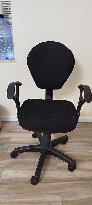 kresli: Təkərli, Qolları tənzimlənmir, Parça — 2